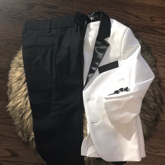 NWT Tazio 2 Piece Tuxedo with Satin Lapel. Size 2T - Picture 3 of 8